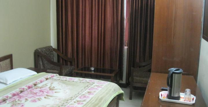 Treebo Trend Mussoorie Club Hotel Dehradun Exterior foto